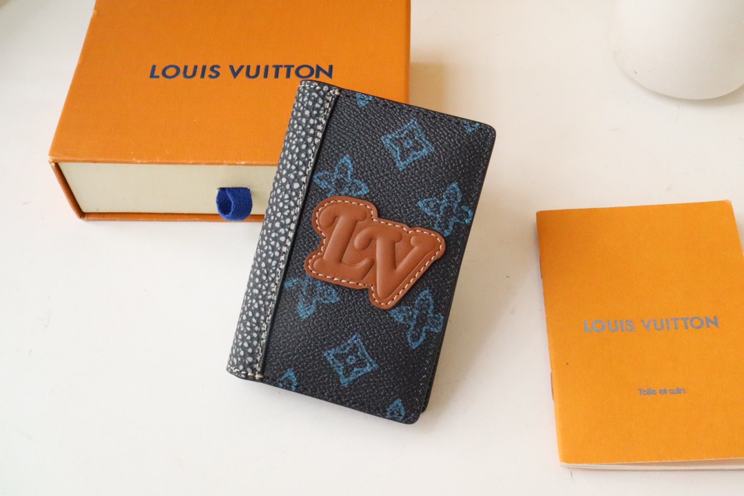 루이비통 Louis Vuitton M81789 지갑 11.1CM