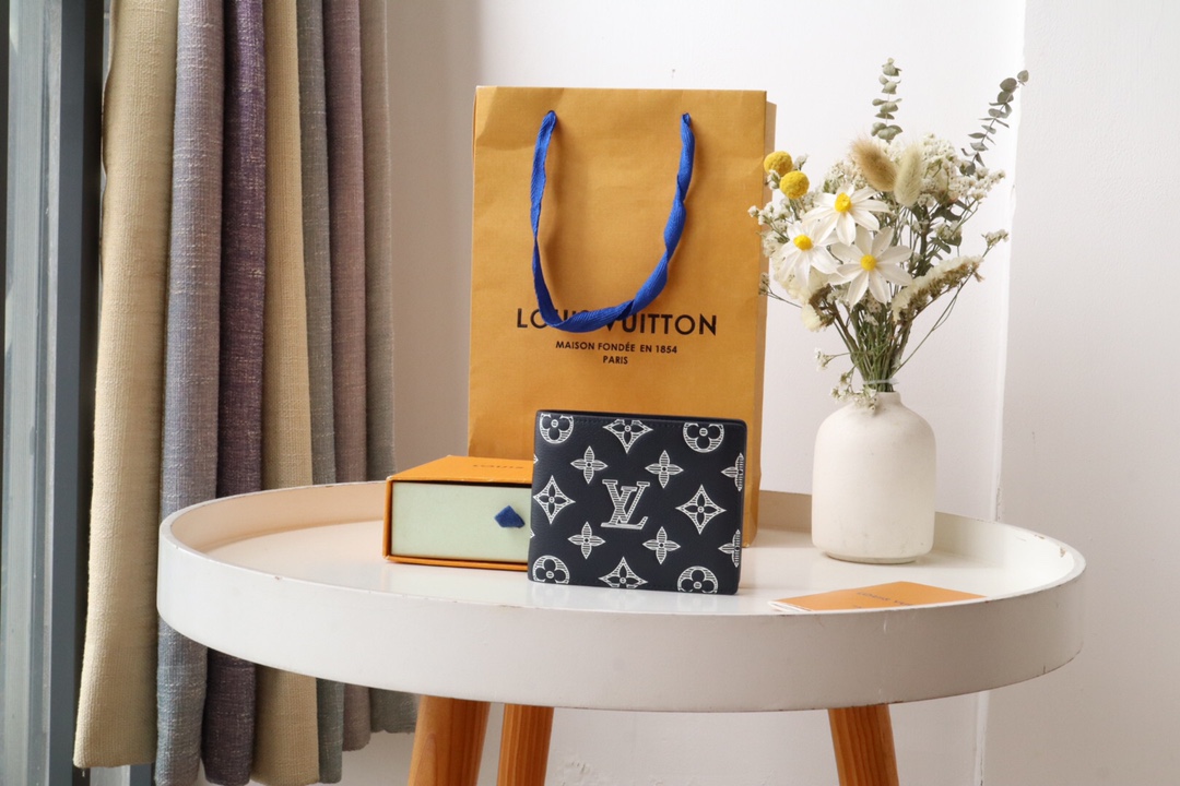 루이비통 Louis Vuitton M83379 지갑