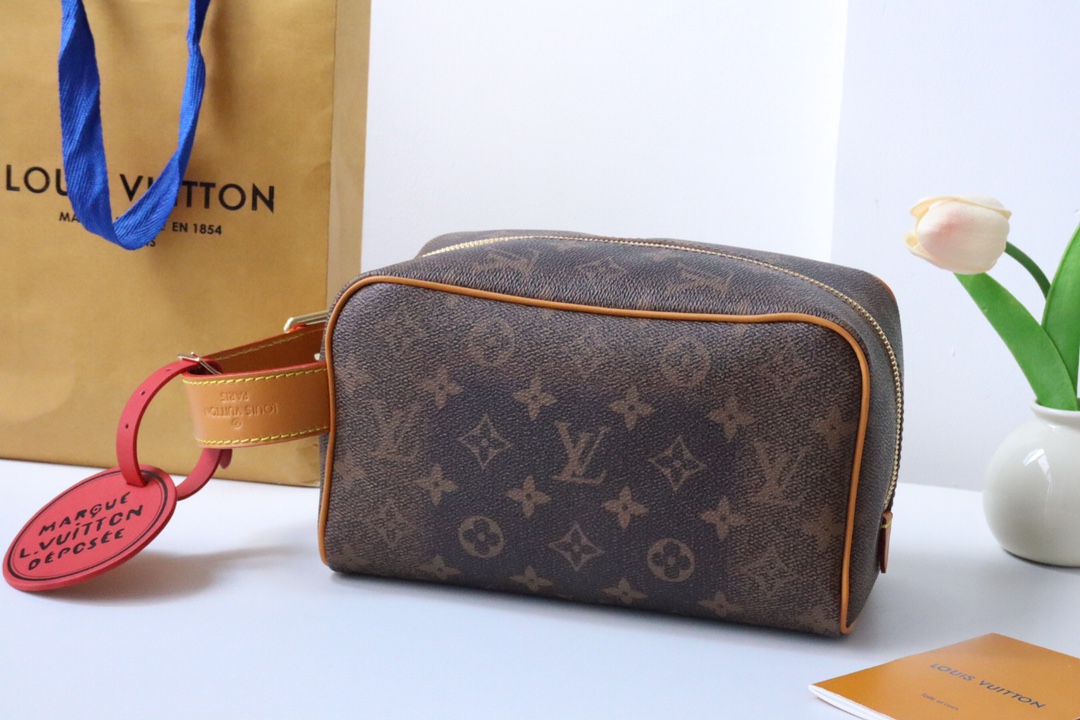 루이비통 Louis Vuitton M11623 파우치 23CM