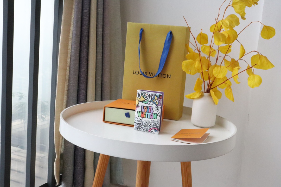 루이비통 Louis Vuitton M82024 지갑