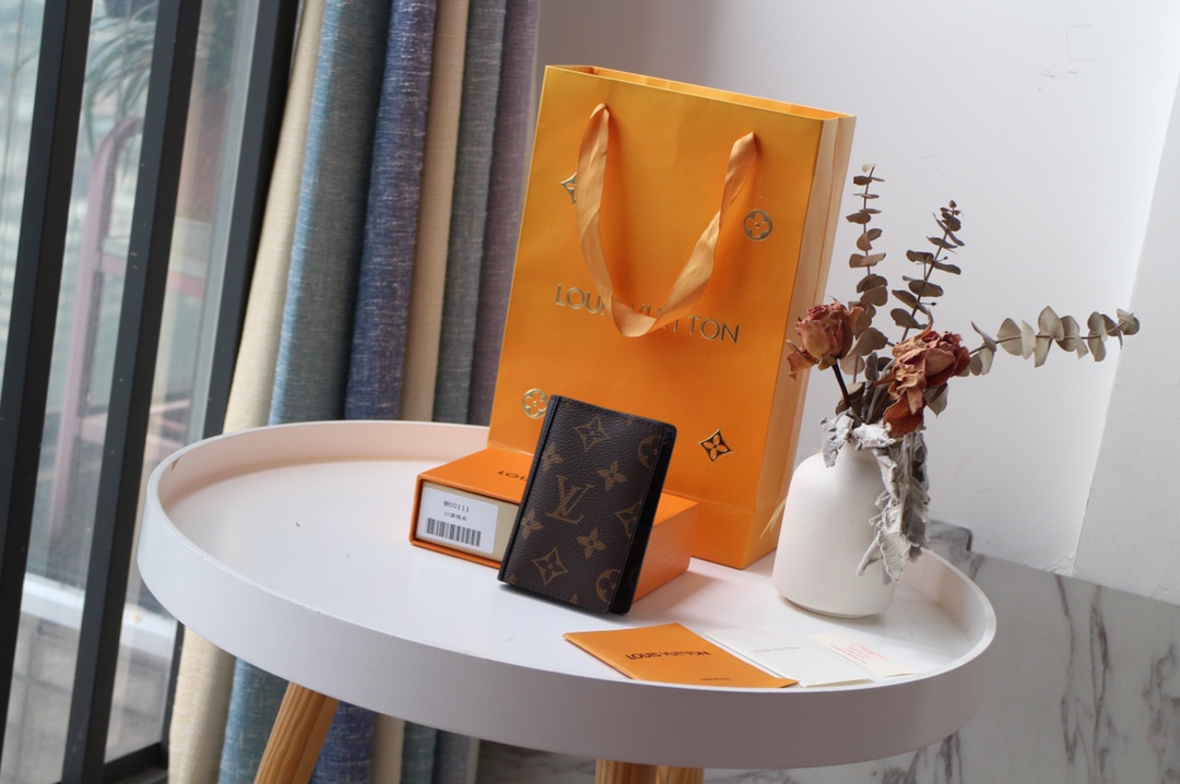 루이비통 Louis Vuitton M6011 지갑 11CM
