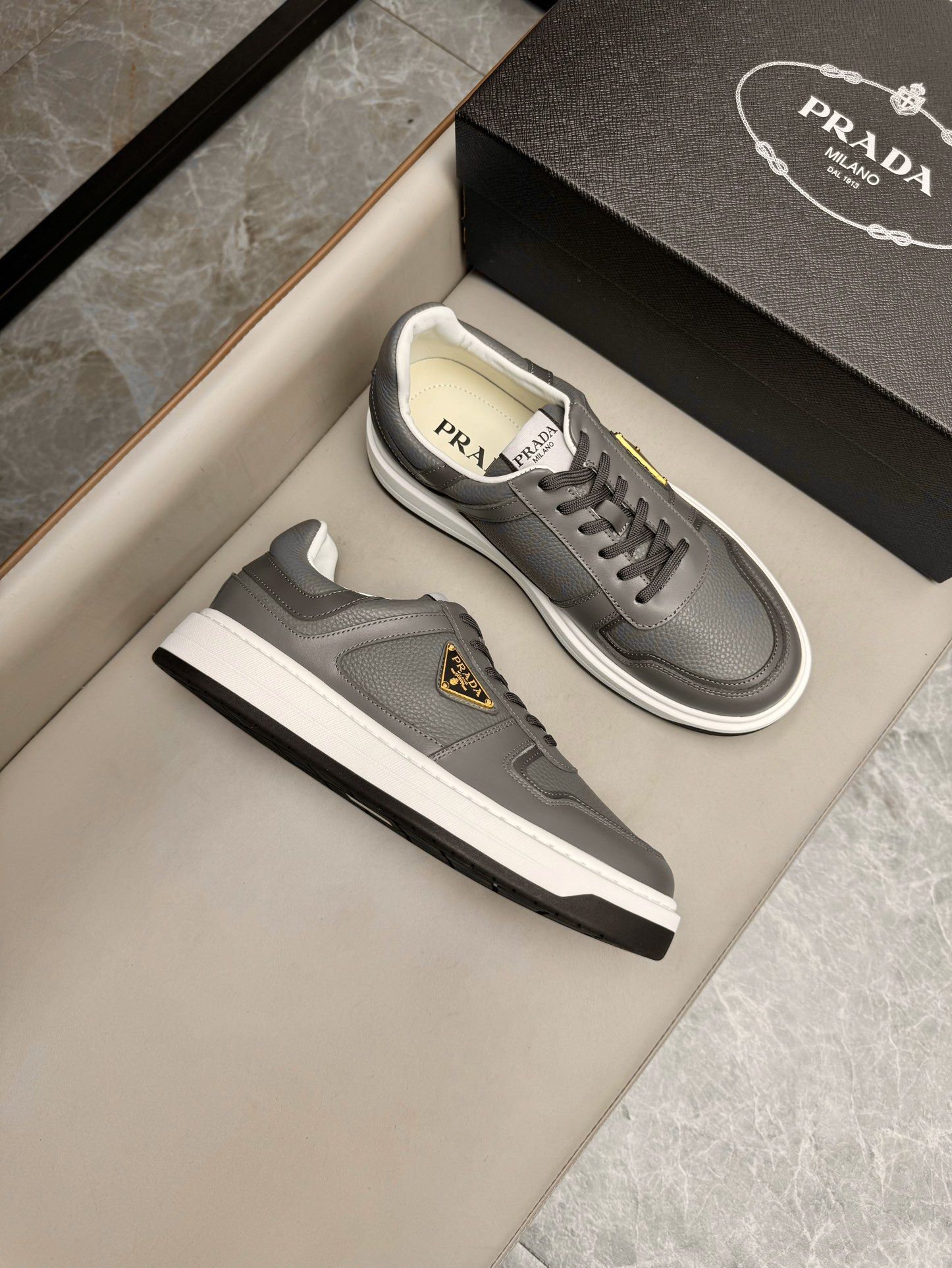 프라다 Prada 스니커즈