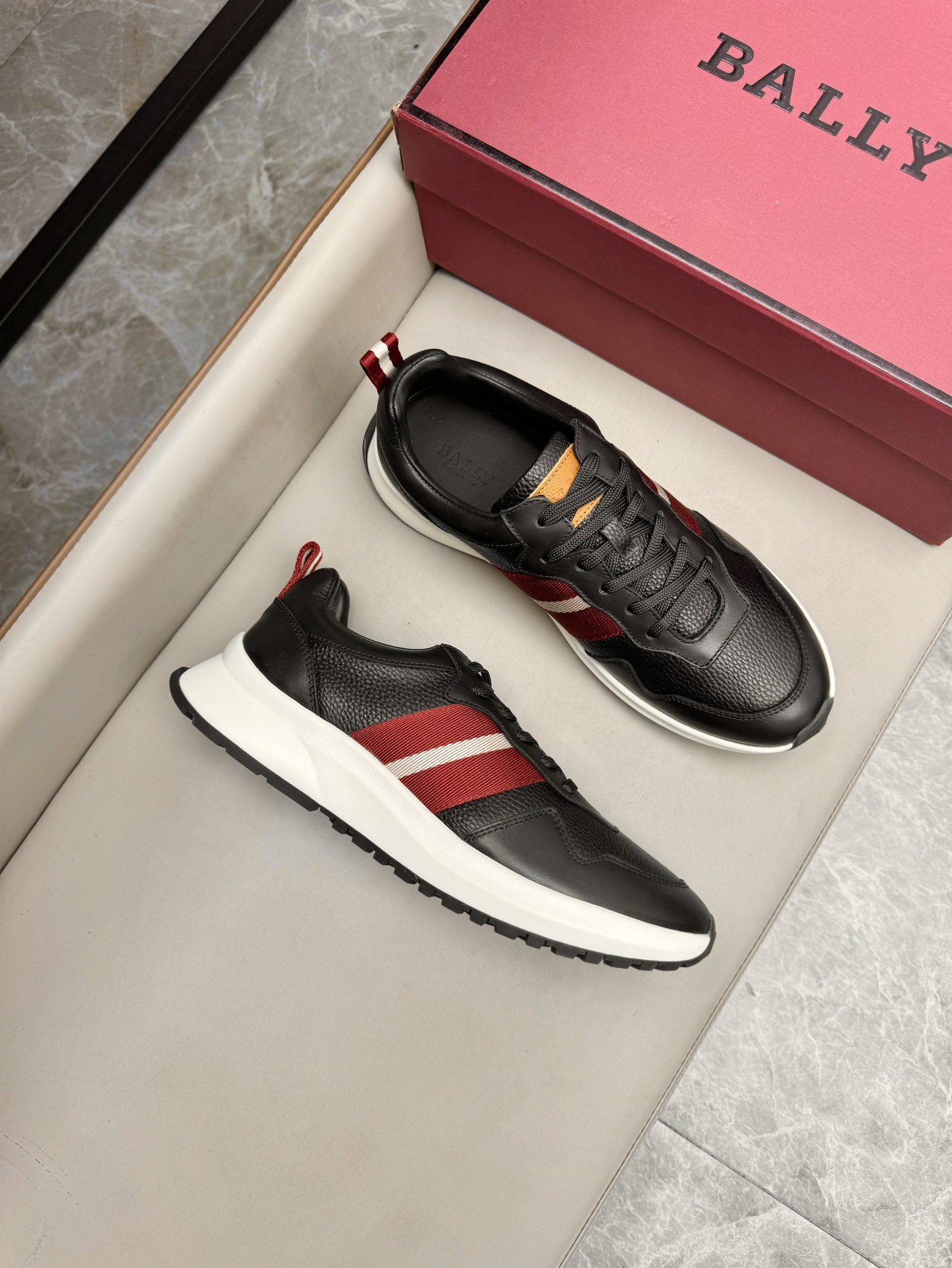 발리 BALLY 스니커즈