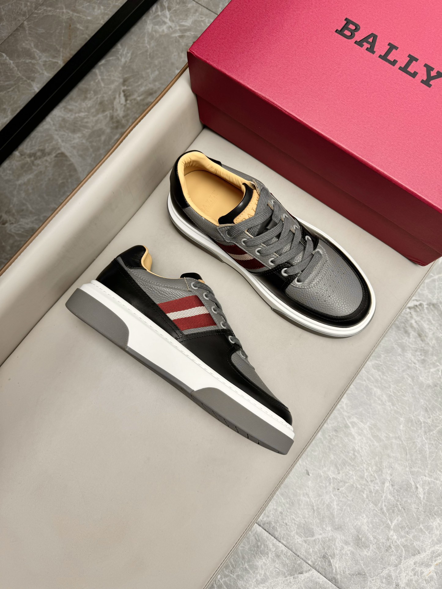 발리 BALLY 스니커즈