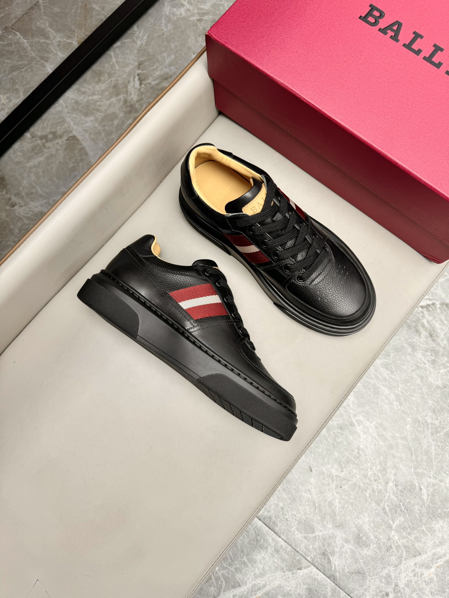 발리 BALLY 스니커즈