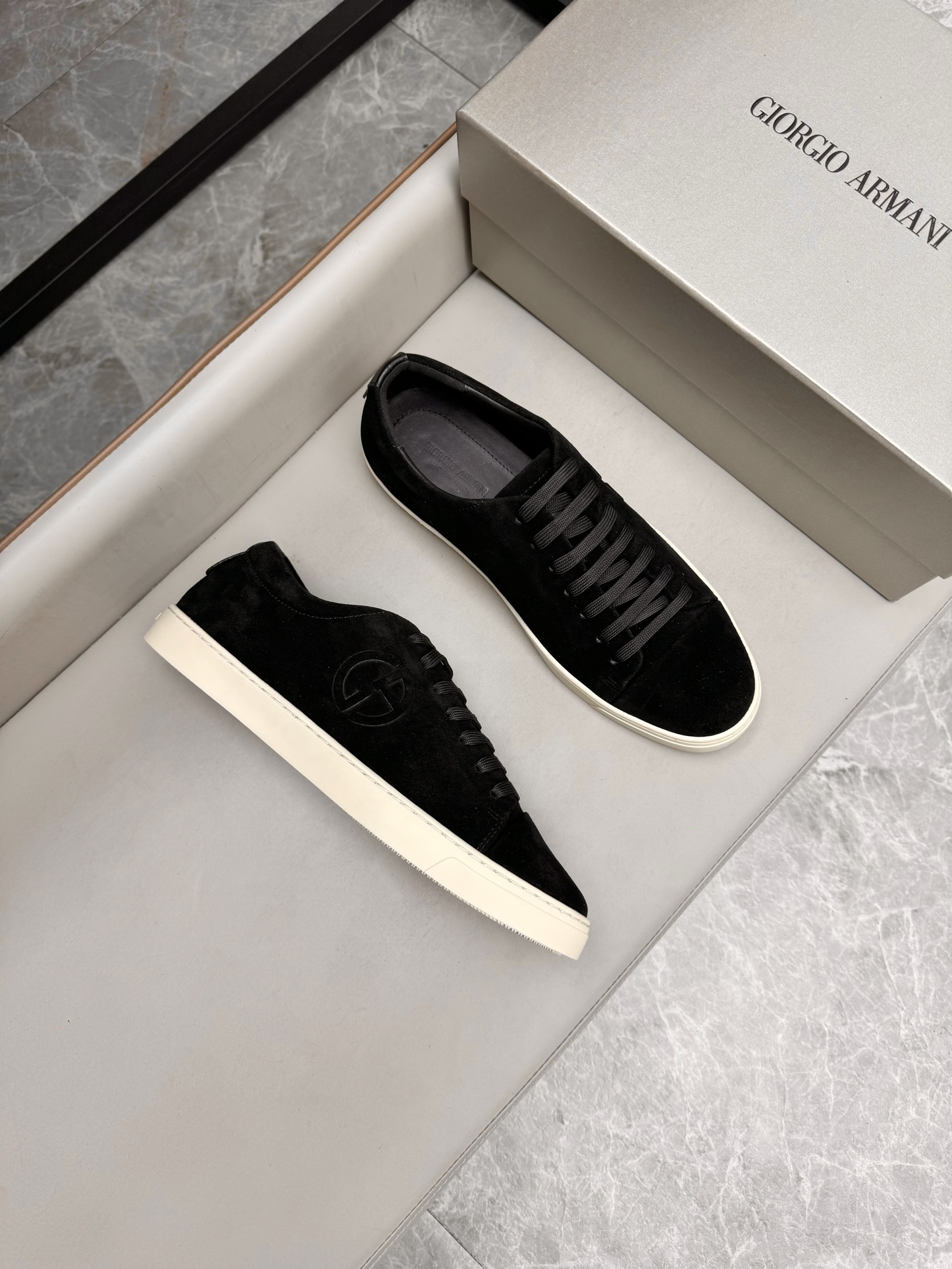 GIORGIO ARMANI 스니커즈