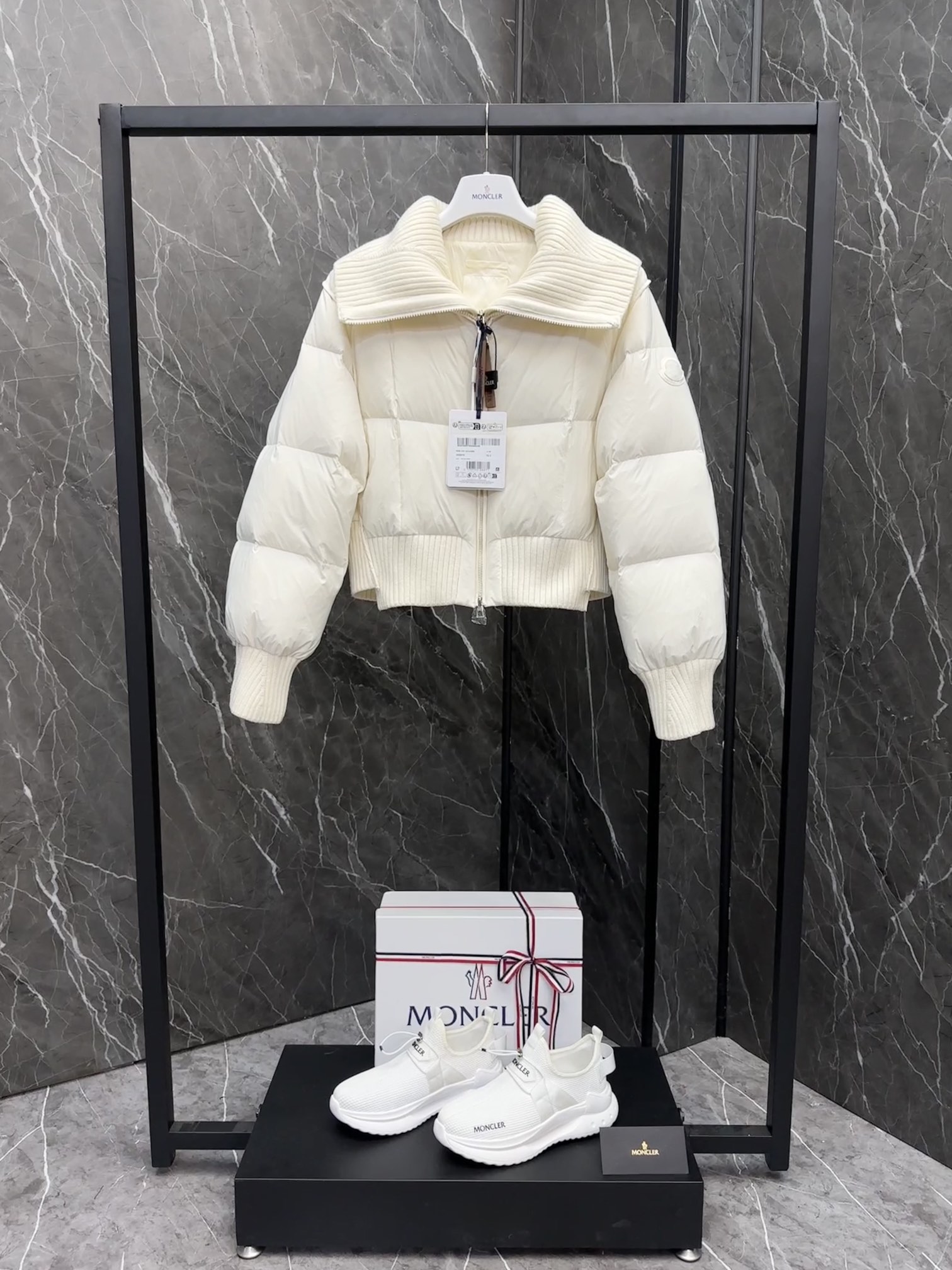 몽클레어 Moncler Jadeite 제이다이트 패딩