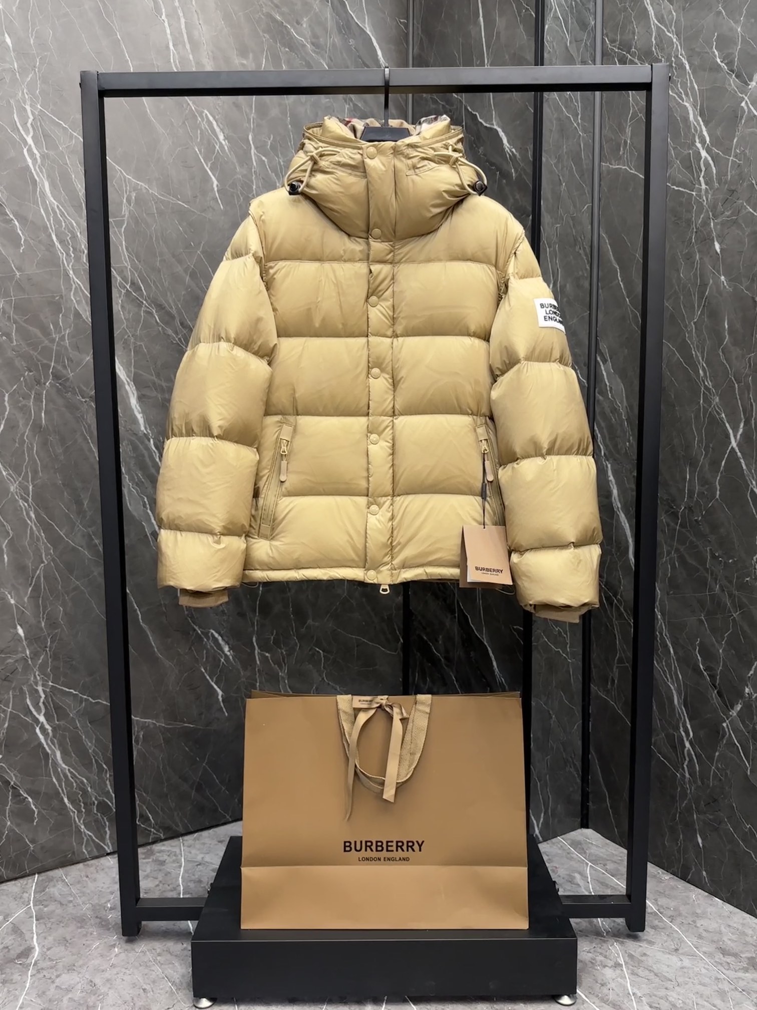 버버리 Burberry detachable sleeve nylon down jacket 패딩