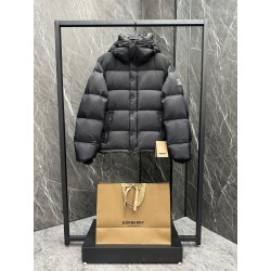 버버리 Burberry  detachable sleeve nylon down jacket 패딩