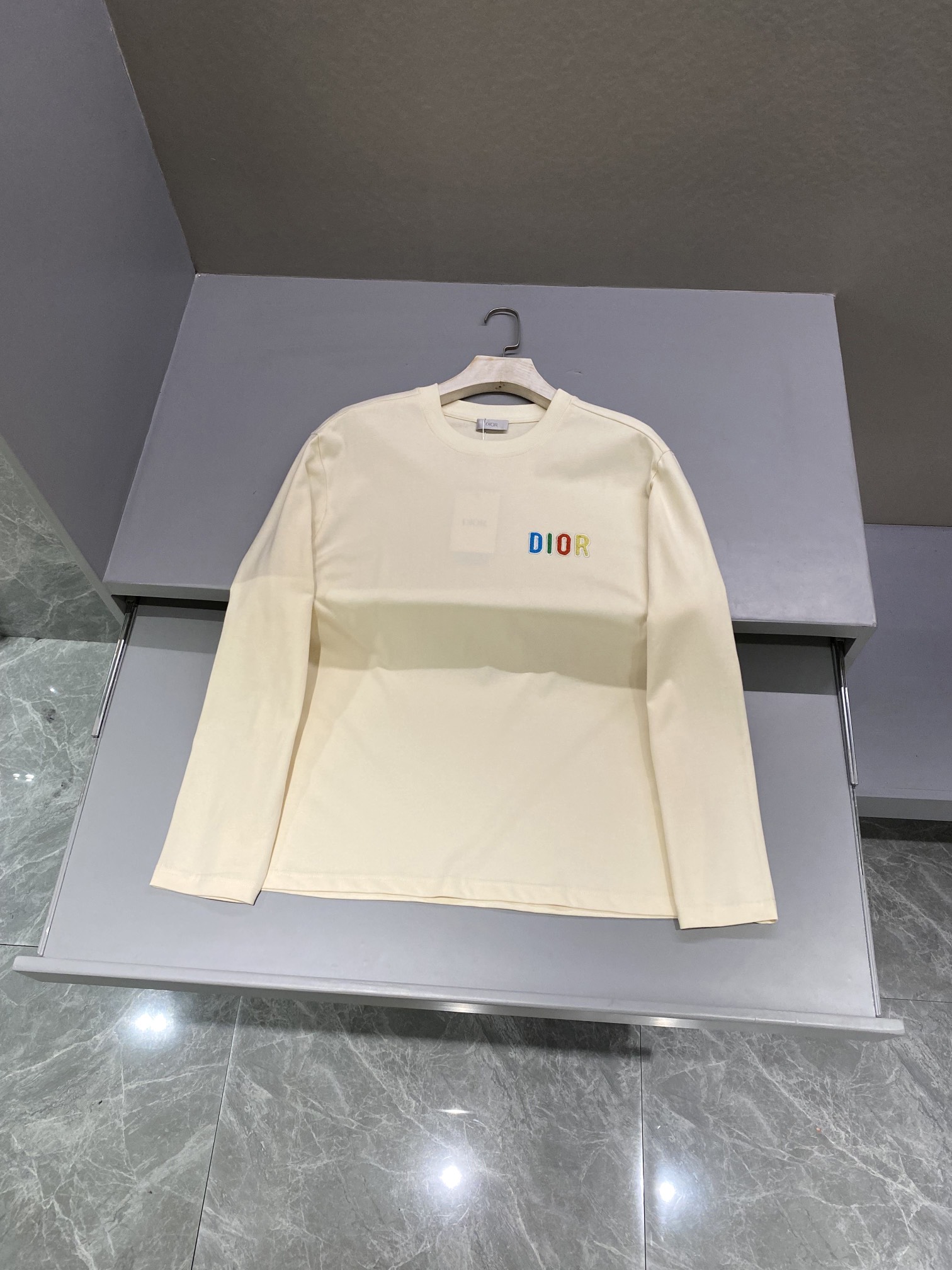디올 Dior 긴팔 티셔츠