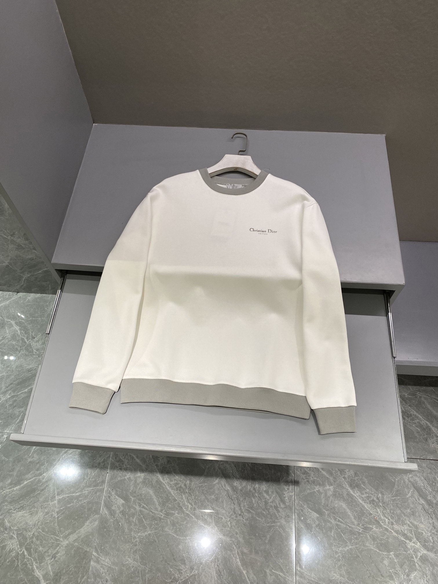 디올 DIOR 맨투맨