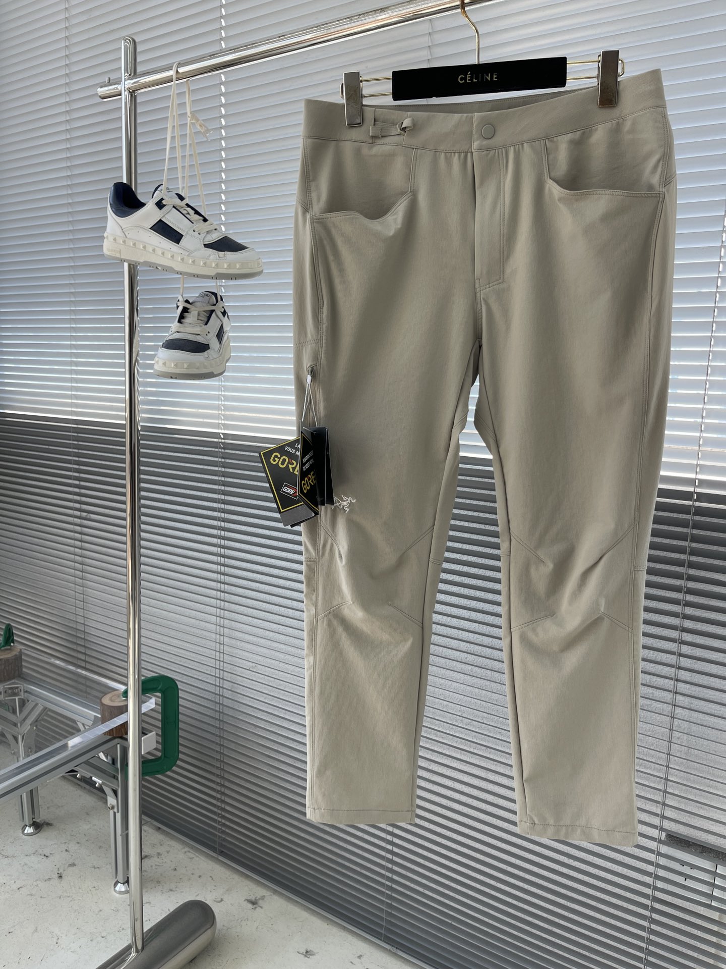 아크테릭스 ARC'TERYX 바지