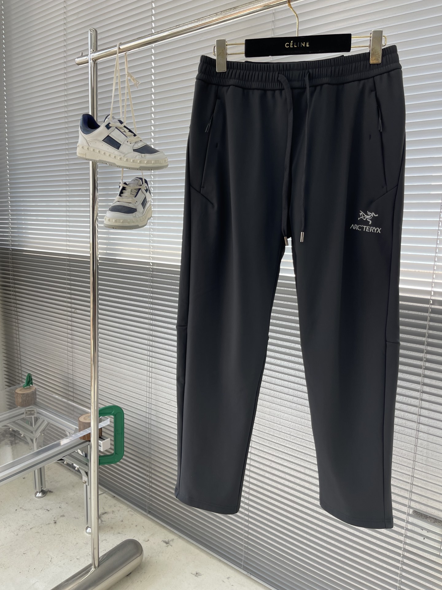 아크테릭스 ARC'TERYX 바지