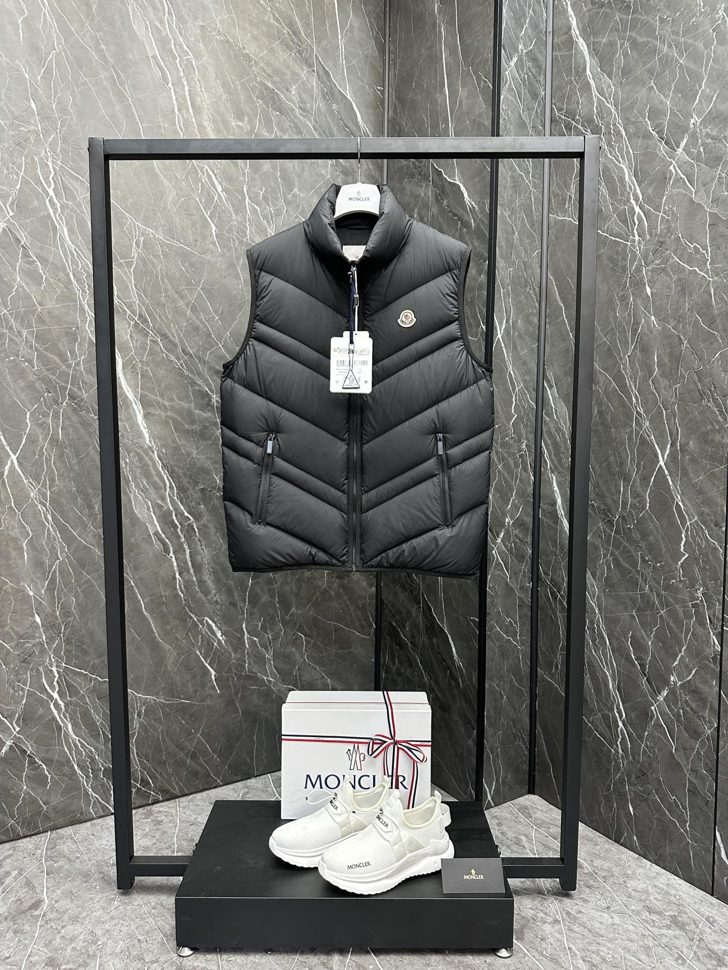 몽클레어 Moncler 조끼 패딩