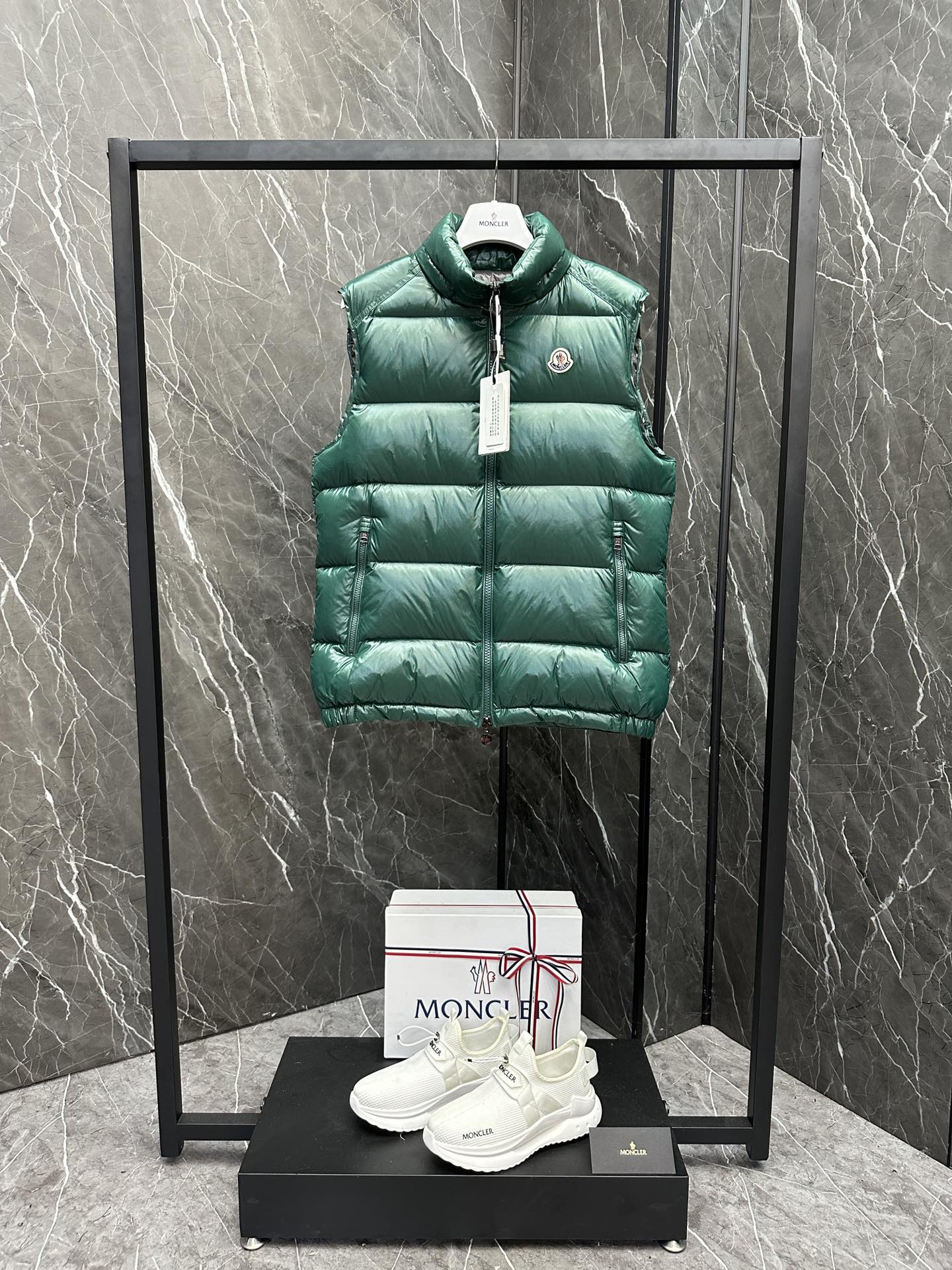 몽클레어 Moncler Bormes 보르메스 조끼 패딩
