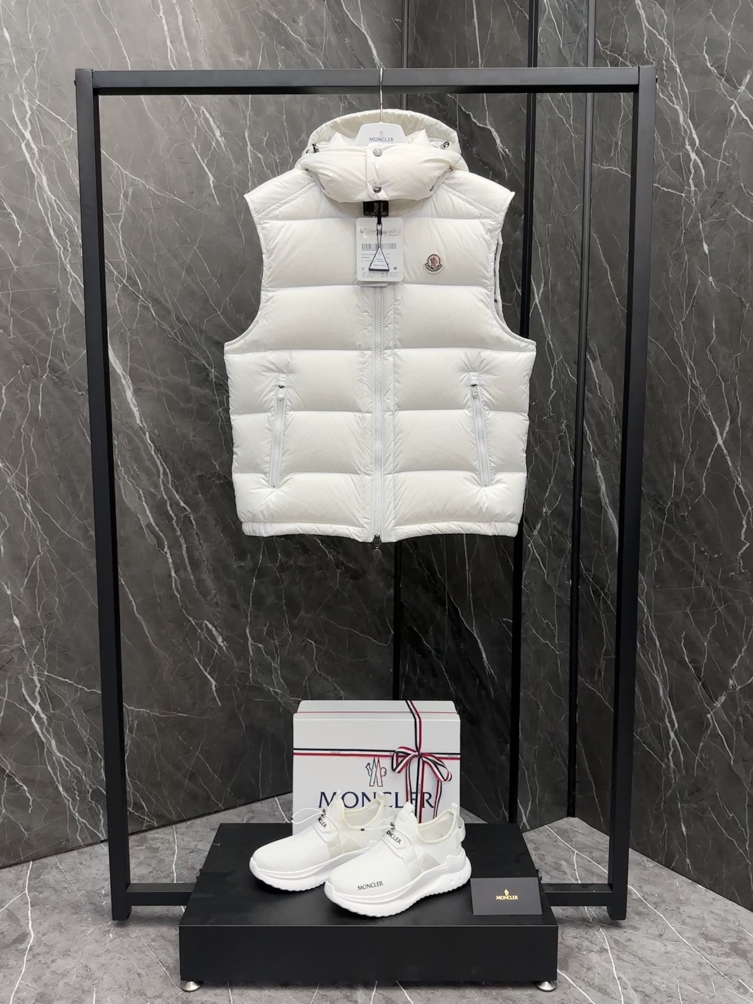 몽클레어 Moncler Bormes 보르메스 조끼 패딩