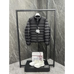 몽클레어 Moncler Matt Black 패딩재킷