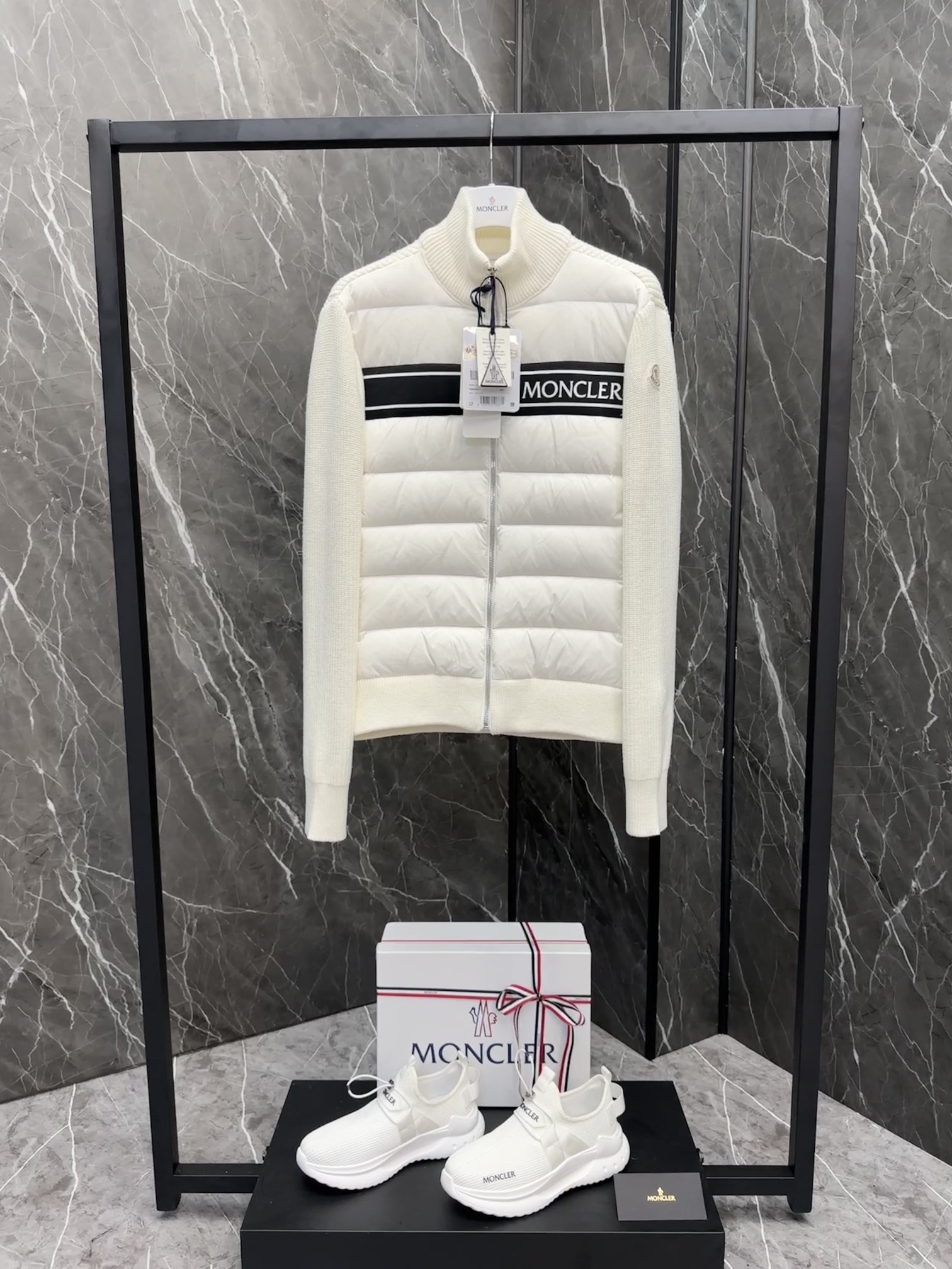 몽클레어 Moncler cardigan tricot 트리콧 니트 패딩 재킷