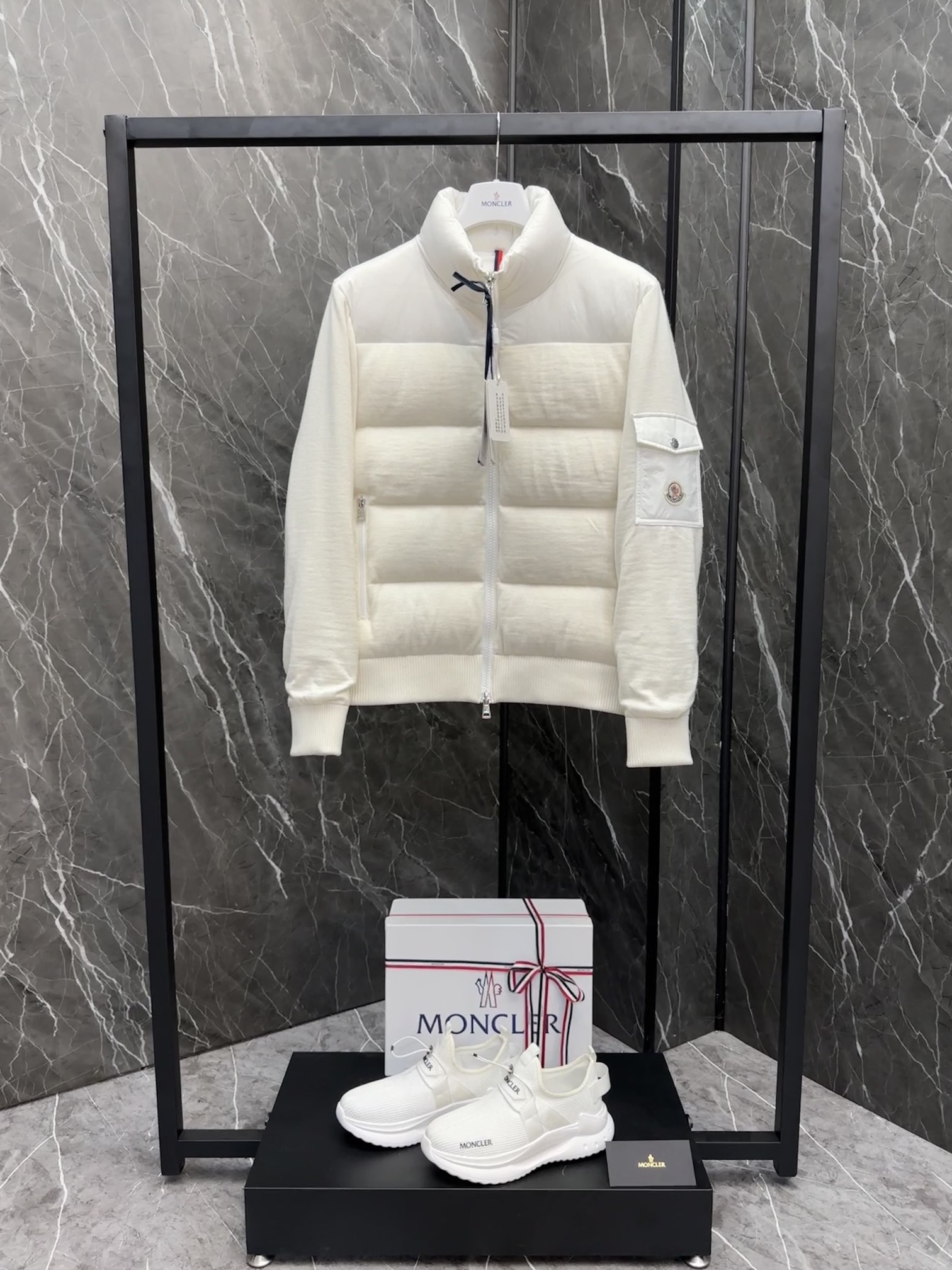 몽클레어 Moncler Cardigan 카디건 패딩