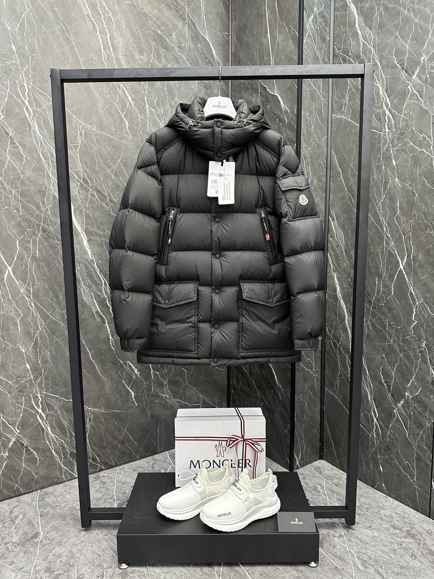 몽클레어 Moncler Chiablese 2024 matt 키아블라세 패딩