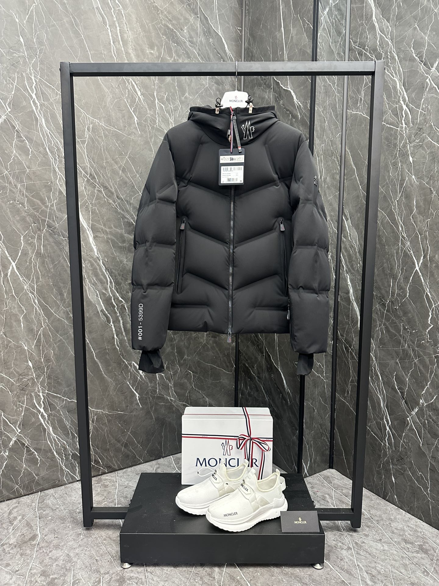 몽클레어 Moncler Grenoble Arcesaz 아르세사즈 패딩재킷