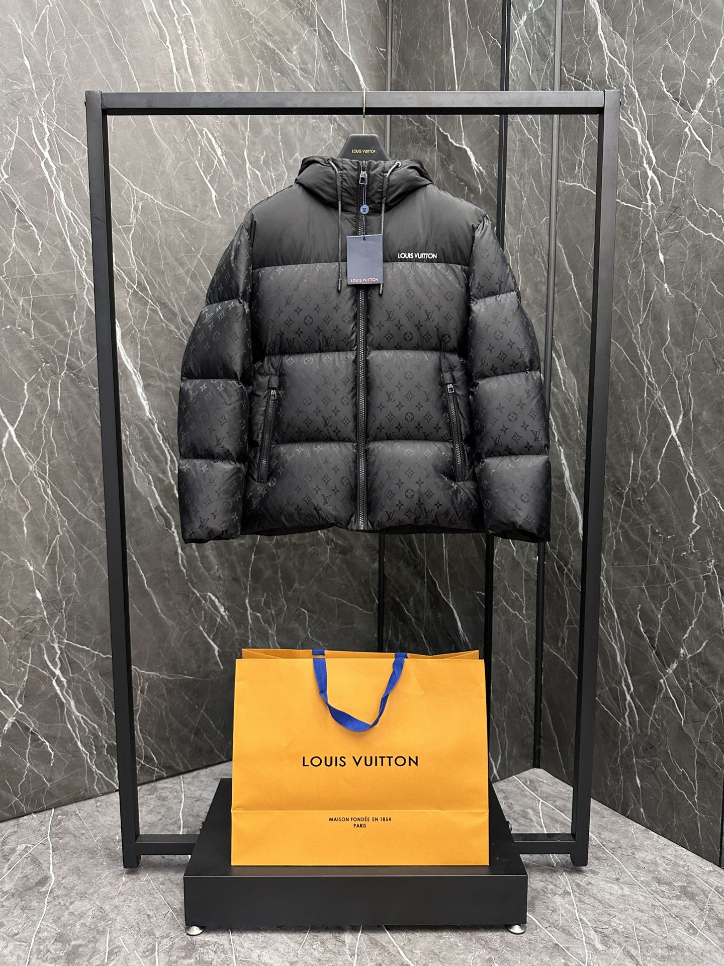 루이비통 Louis Vuitton MONOGRAM  패딩