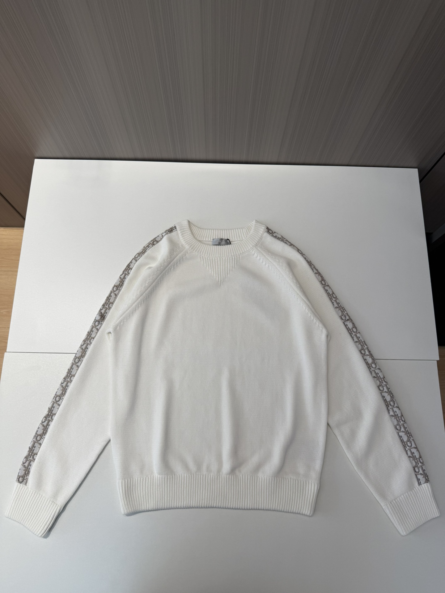 디올 Dior 스웨터