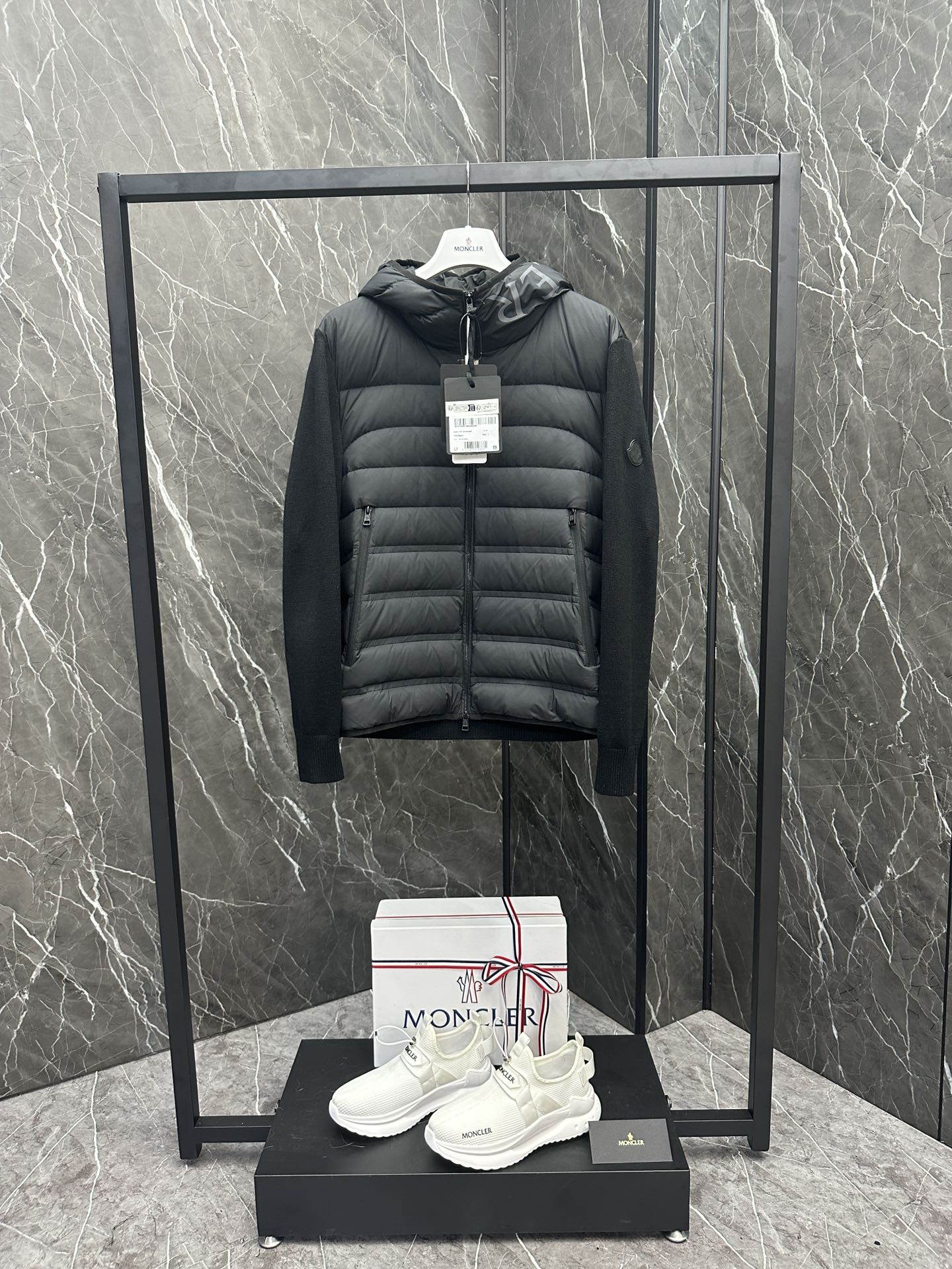 몽클레어 Moncler Cardigan tricot 트리콧 니트패딩재킷