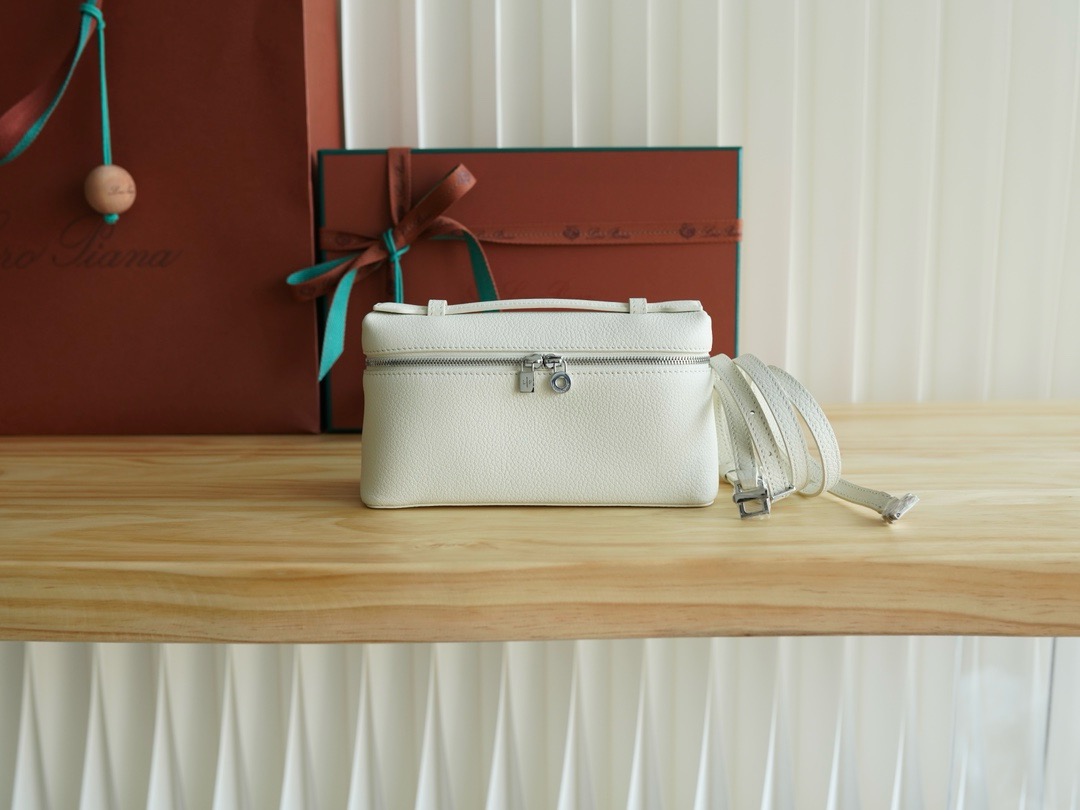 로로피아나 Loro Piana Extra Pocket L19