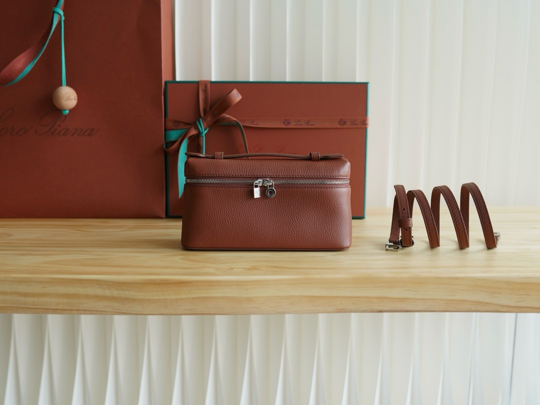 로로피아나 Loro Piana Extra Pocket L19