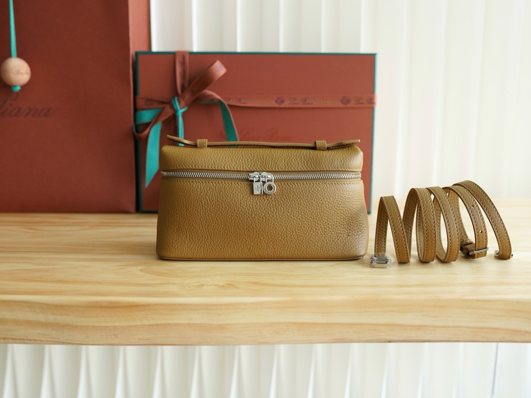 로로피아나 Loro Piana Extra Pocket L19