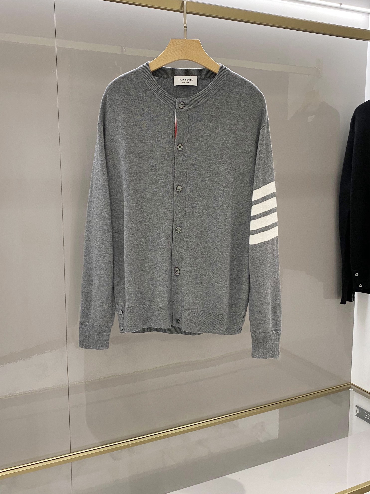 톰브라운 Thom Browne 가디건