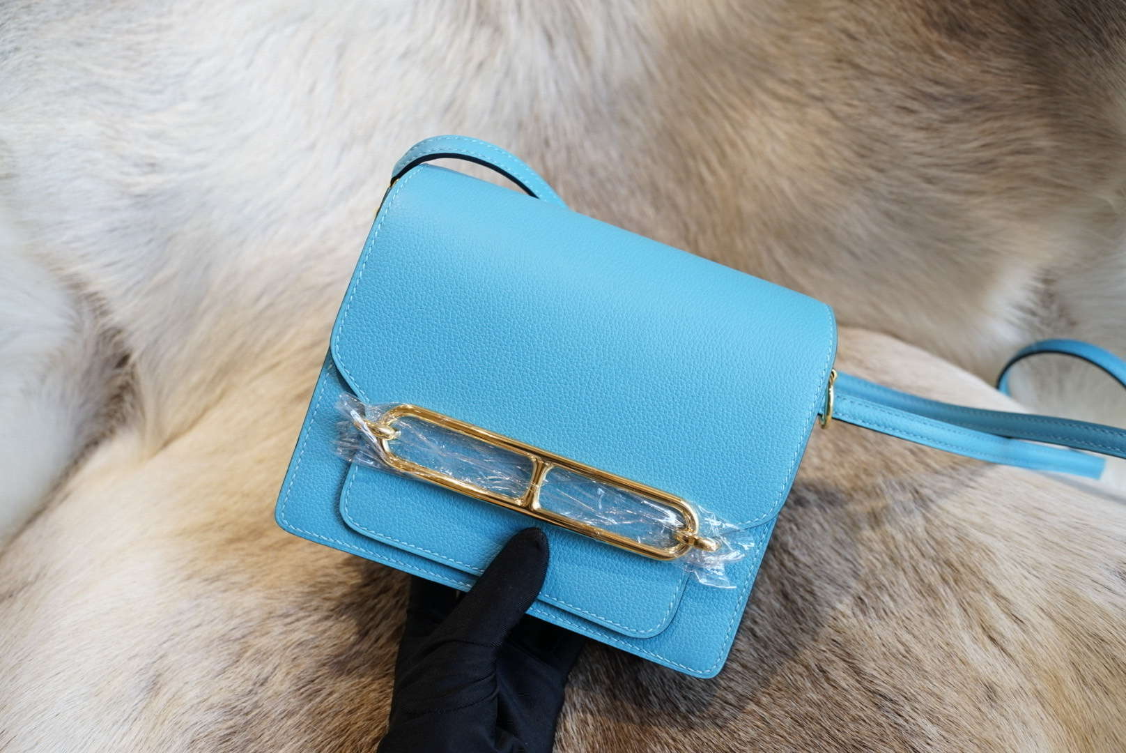 에르메스 Hermes Mini Roulis evercolor