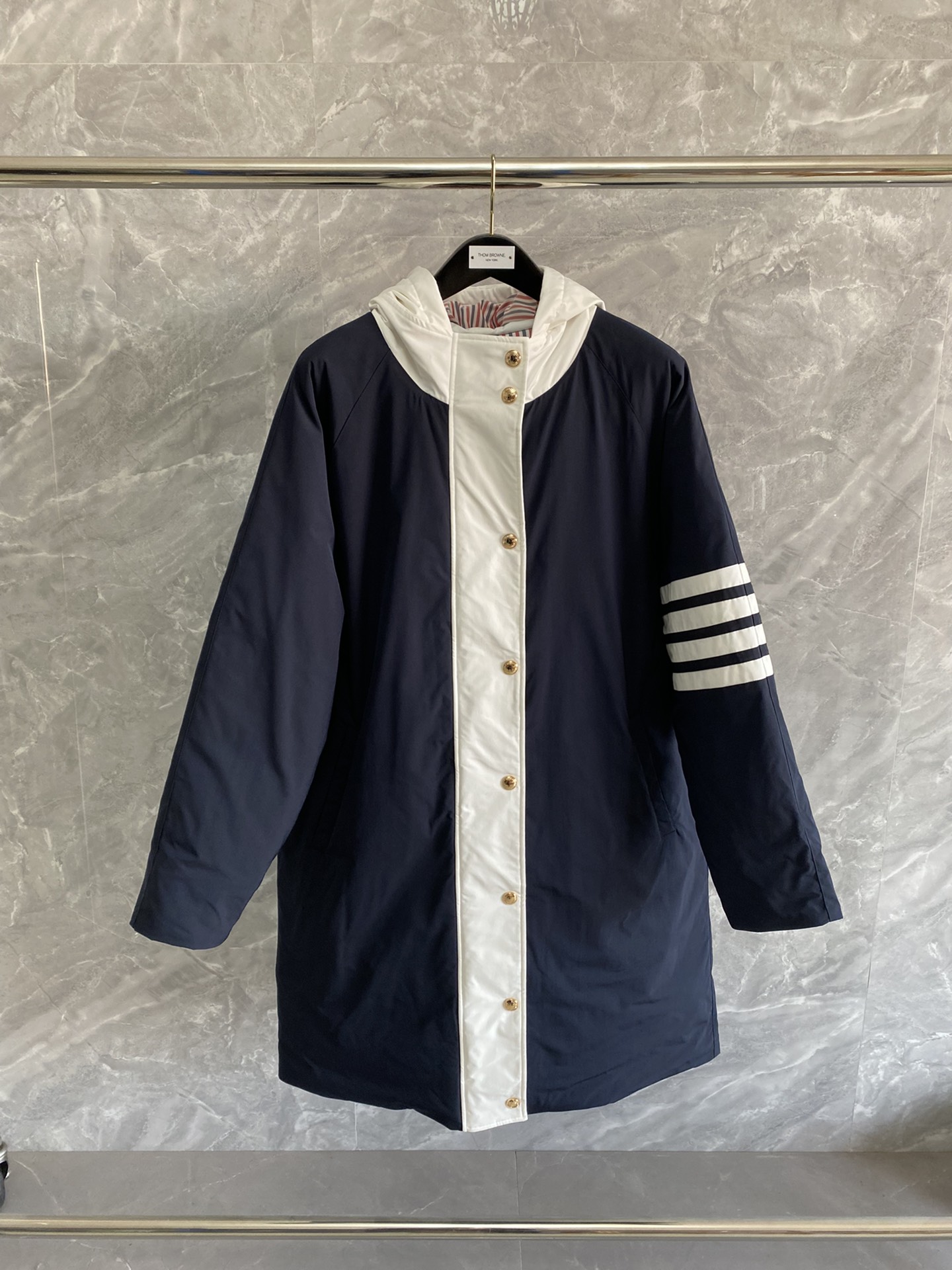 톰브라운 Thom Browne  패딩.