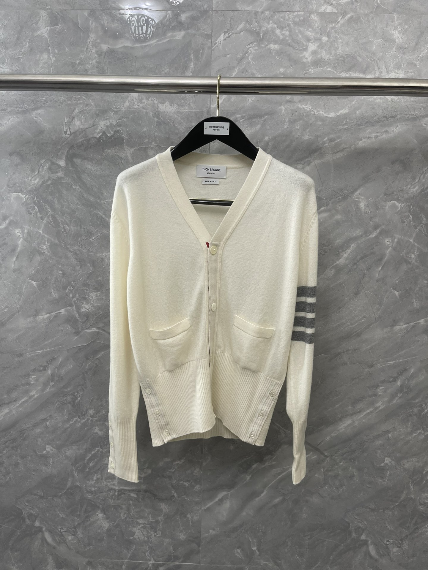 톰브라운 Thom Browne 가디건