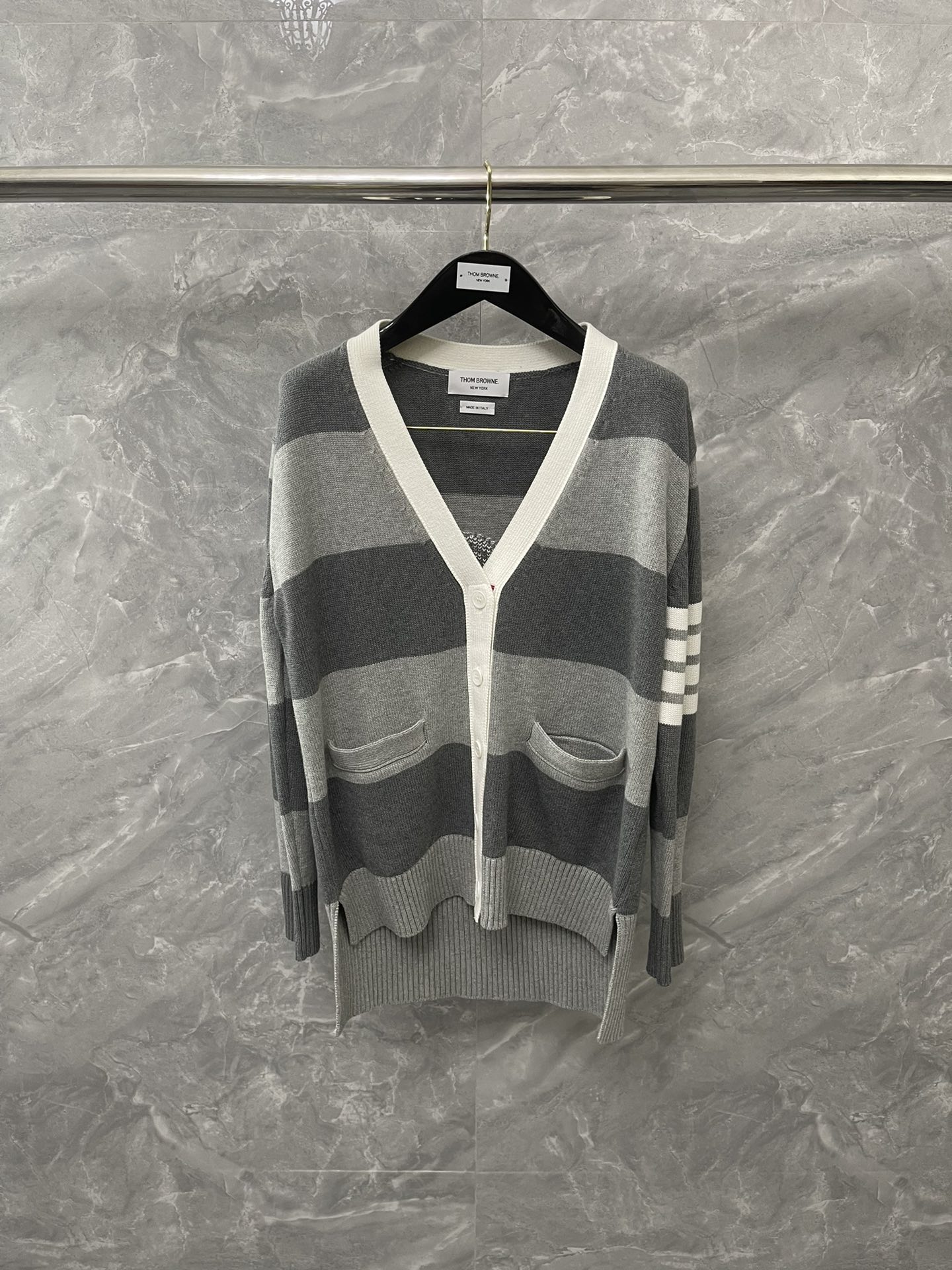 톰브라운 Thom Browne 가디건