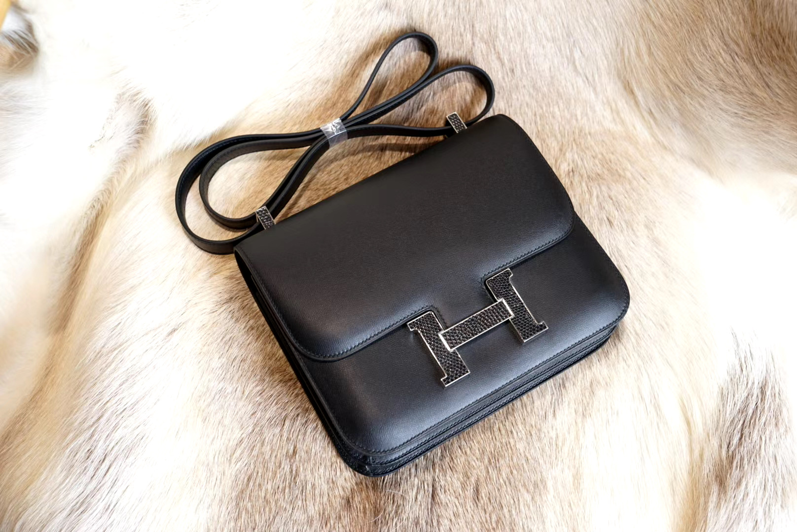 에르메스 Hermes Constance 24