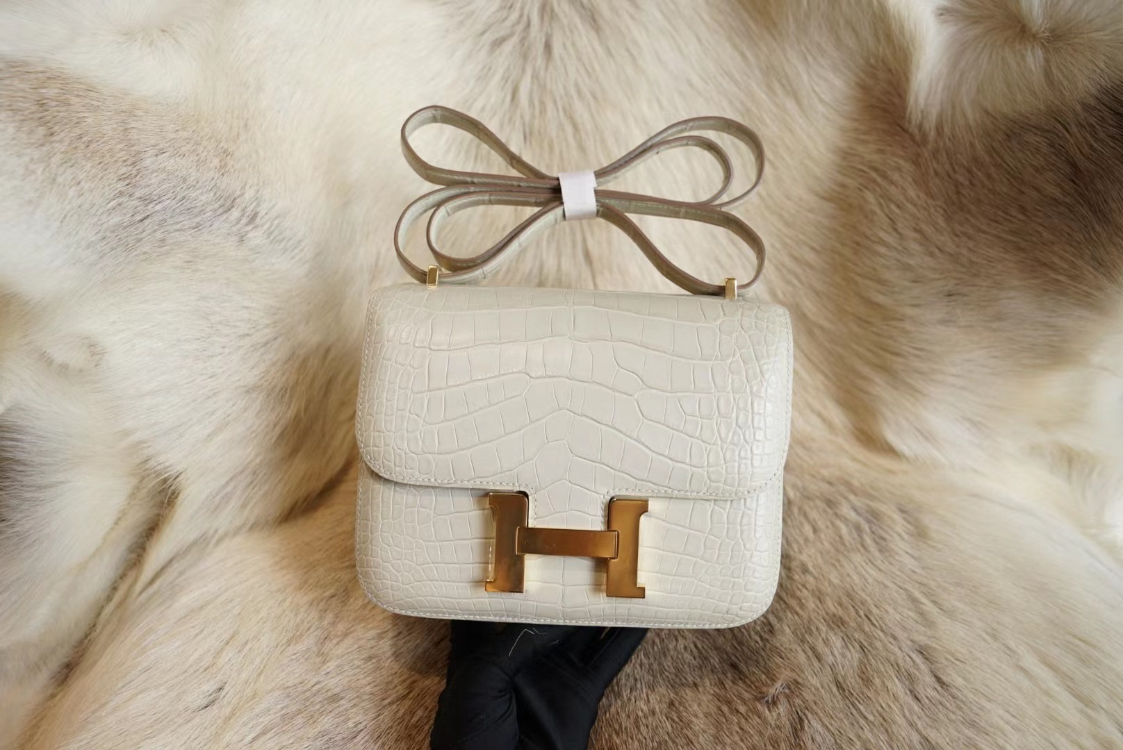 에르메스 Hermes Constance 19