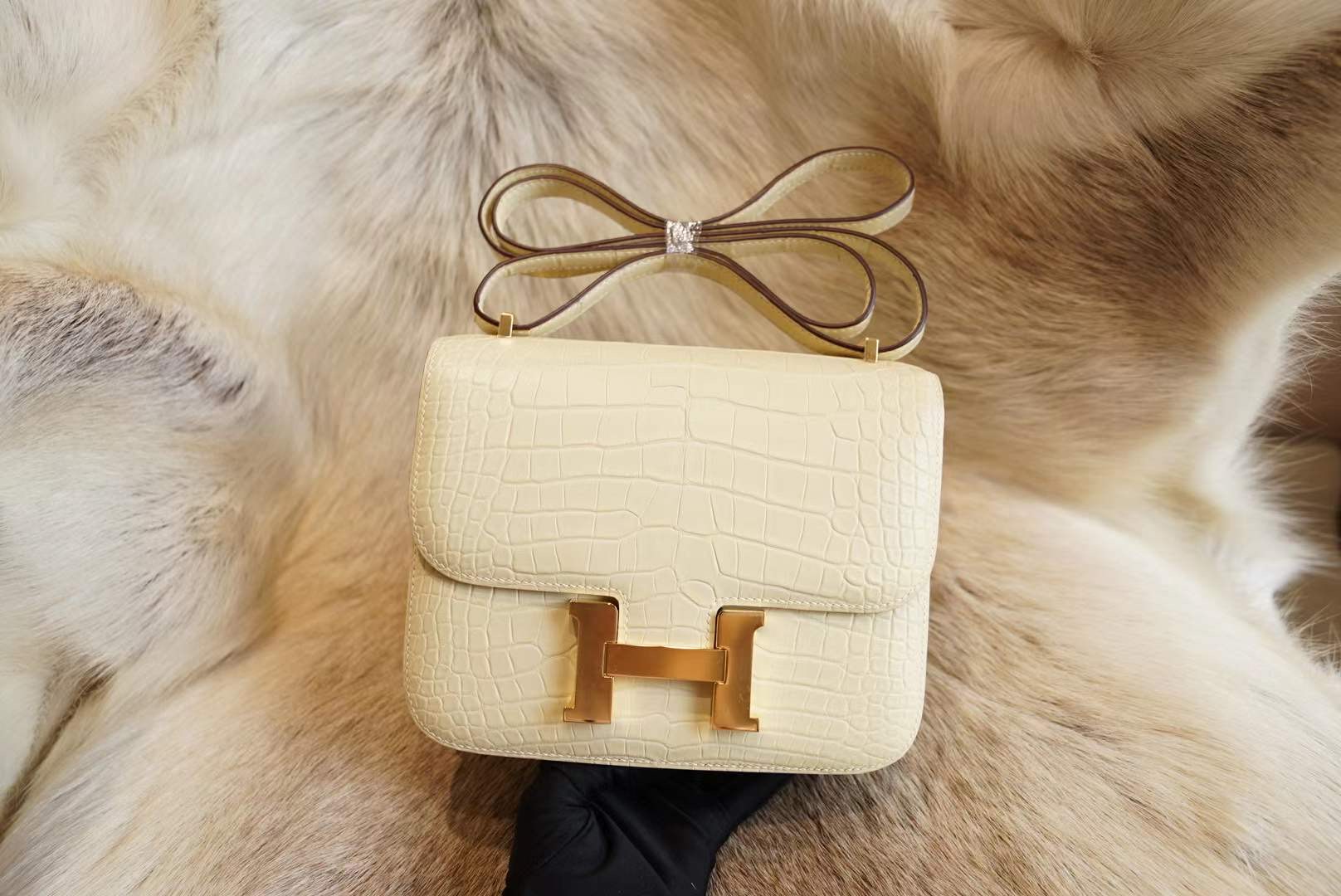 에르메스 Hermes Constance 19