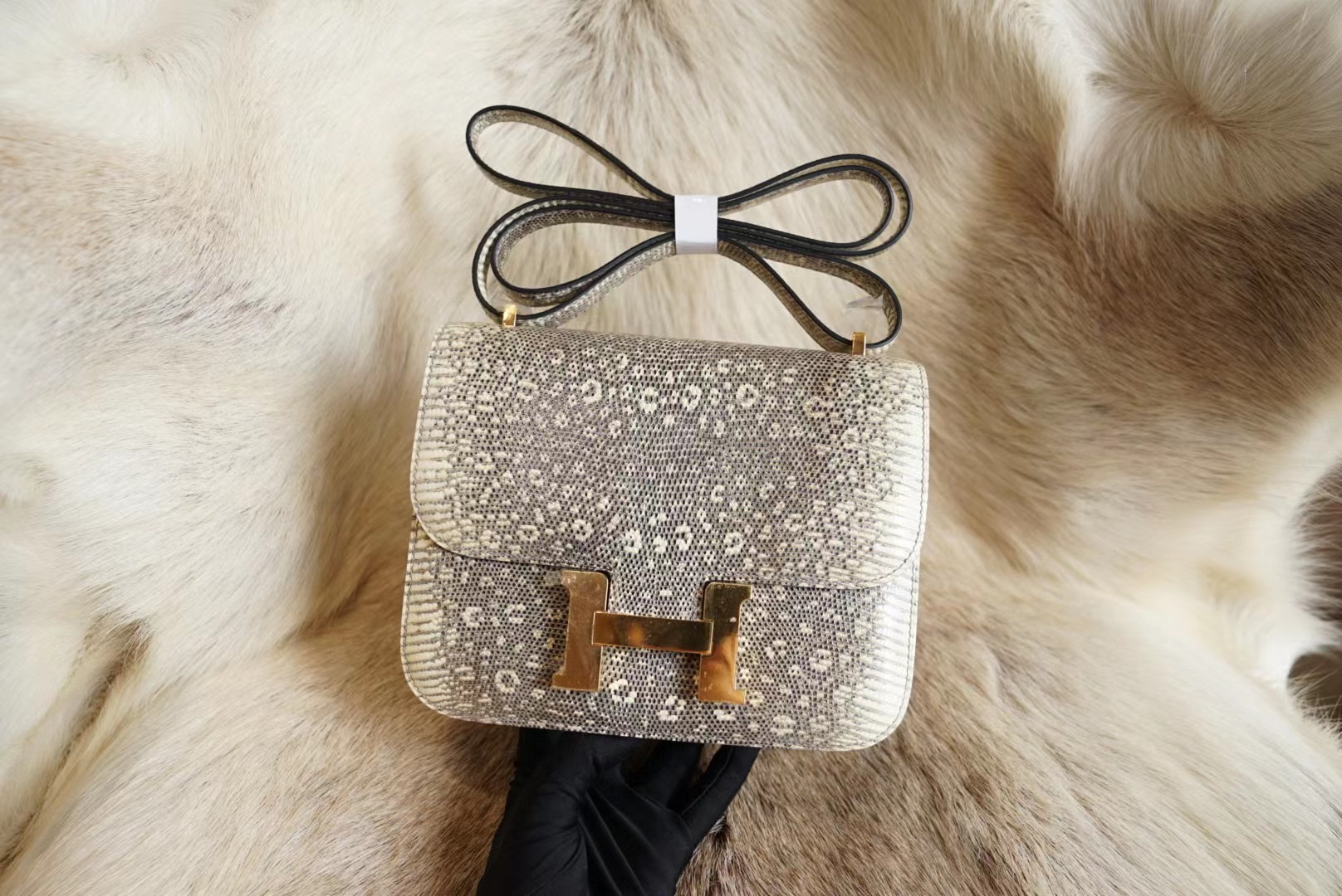 에르메스 Hermes Constance 19