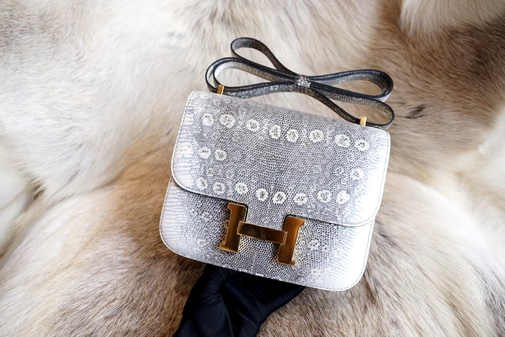 에르메스 Hermes Constance 19