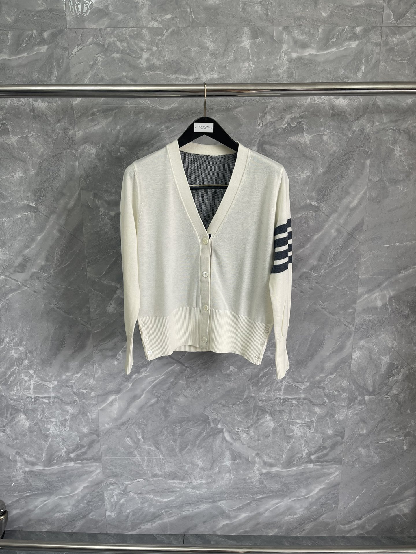 톰브라운 Thom Browne 가디건