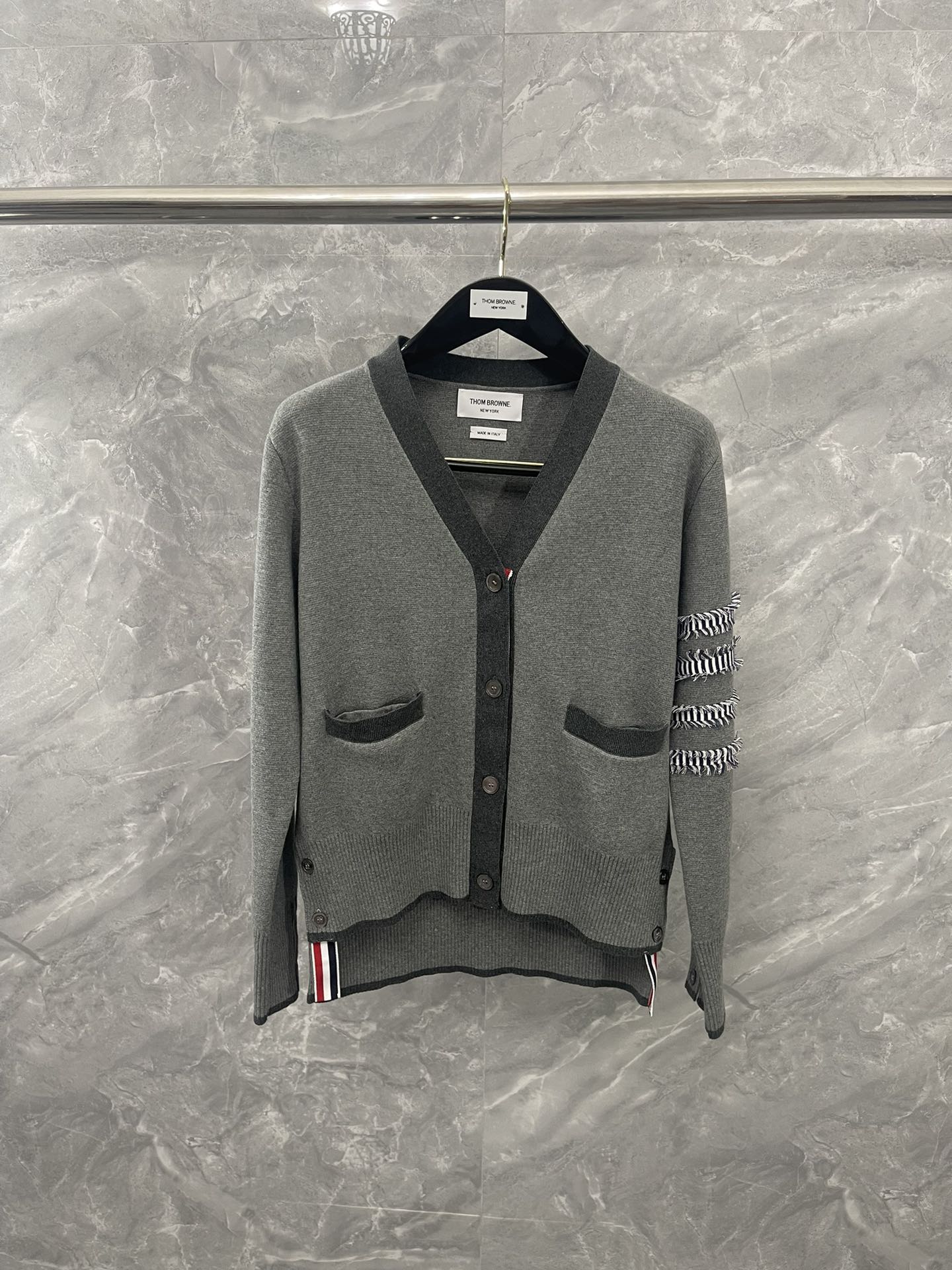 톰브라운 Thom Browne  가디건