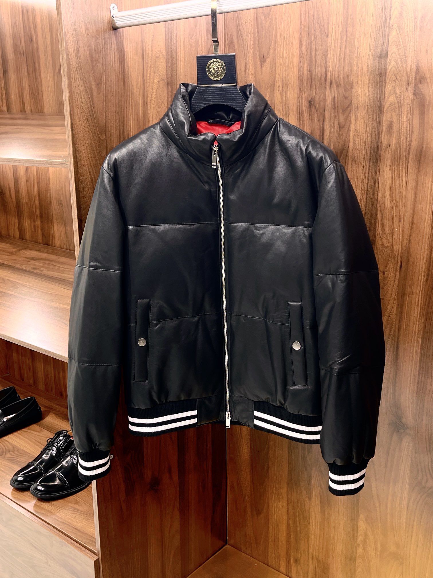 발렌티노 Valentino 레더자켓패딩