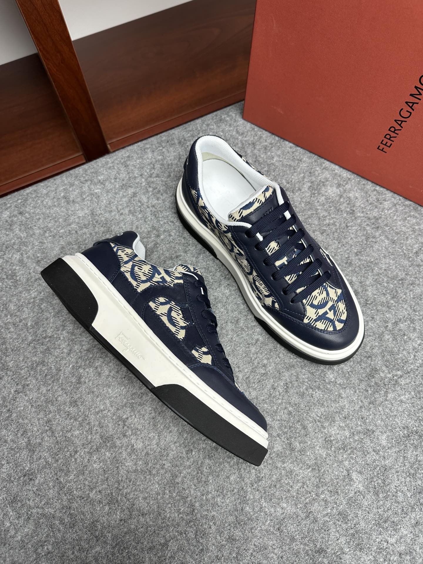 살바토레 페라가모 Salvatore Ferragamo 스니커즈