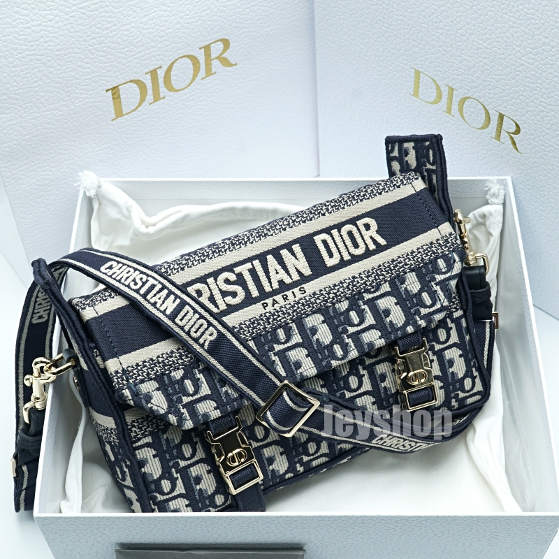 디올 Dior  DIORCAMP Small 스몰 캠프백 M1241ORIW_M928