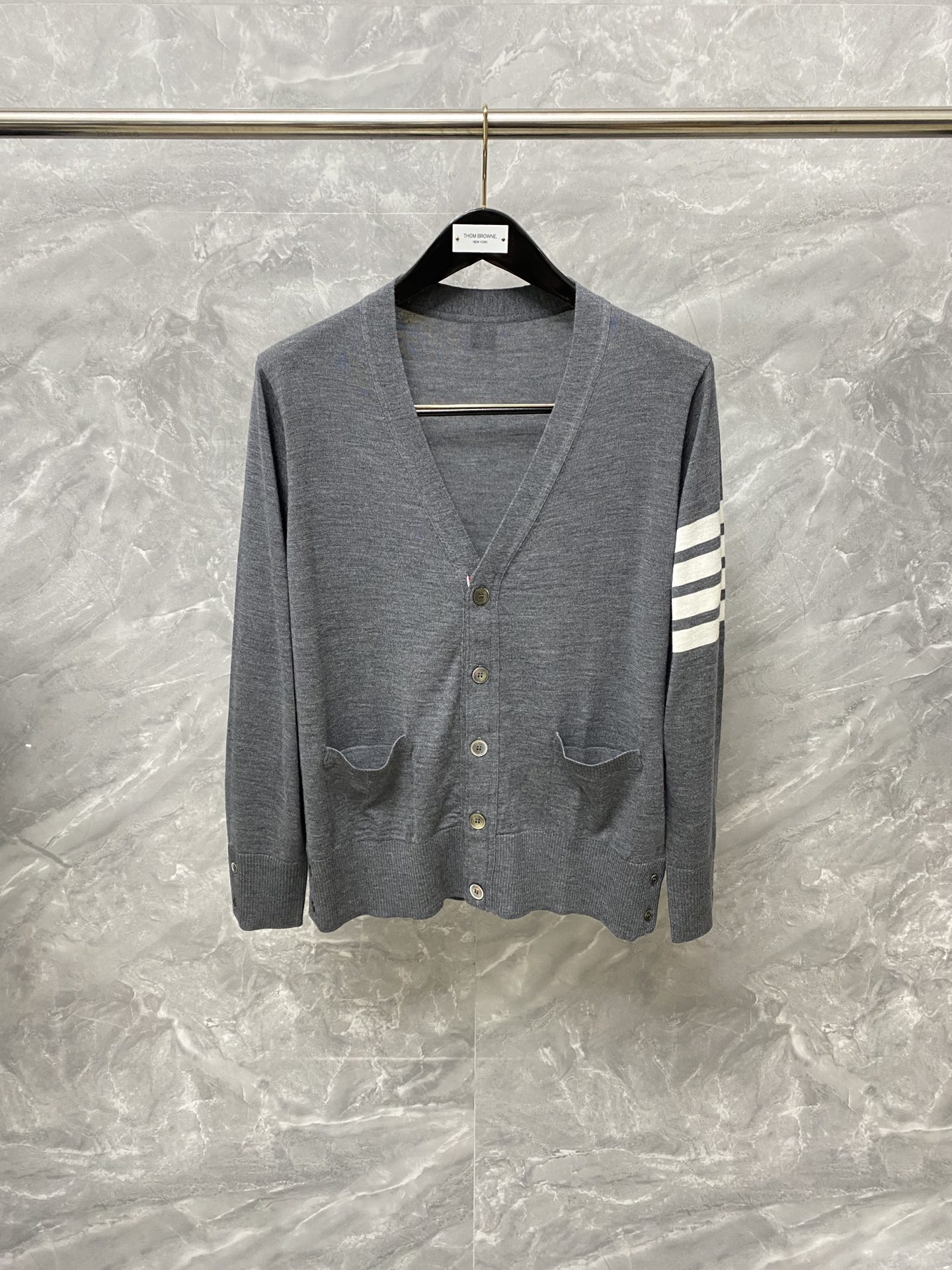 톰브라운 Thom Browne 가디건