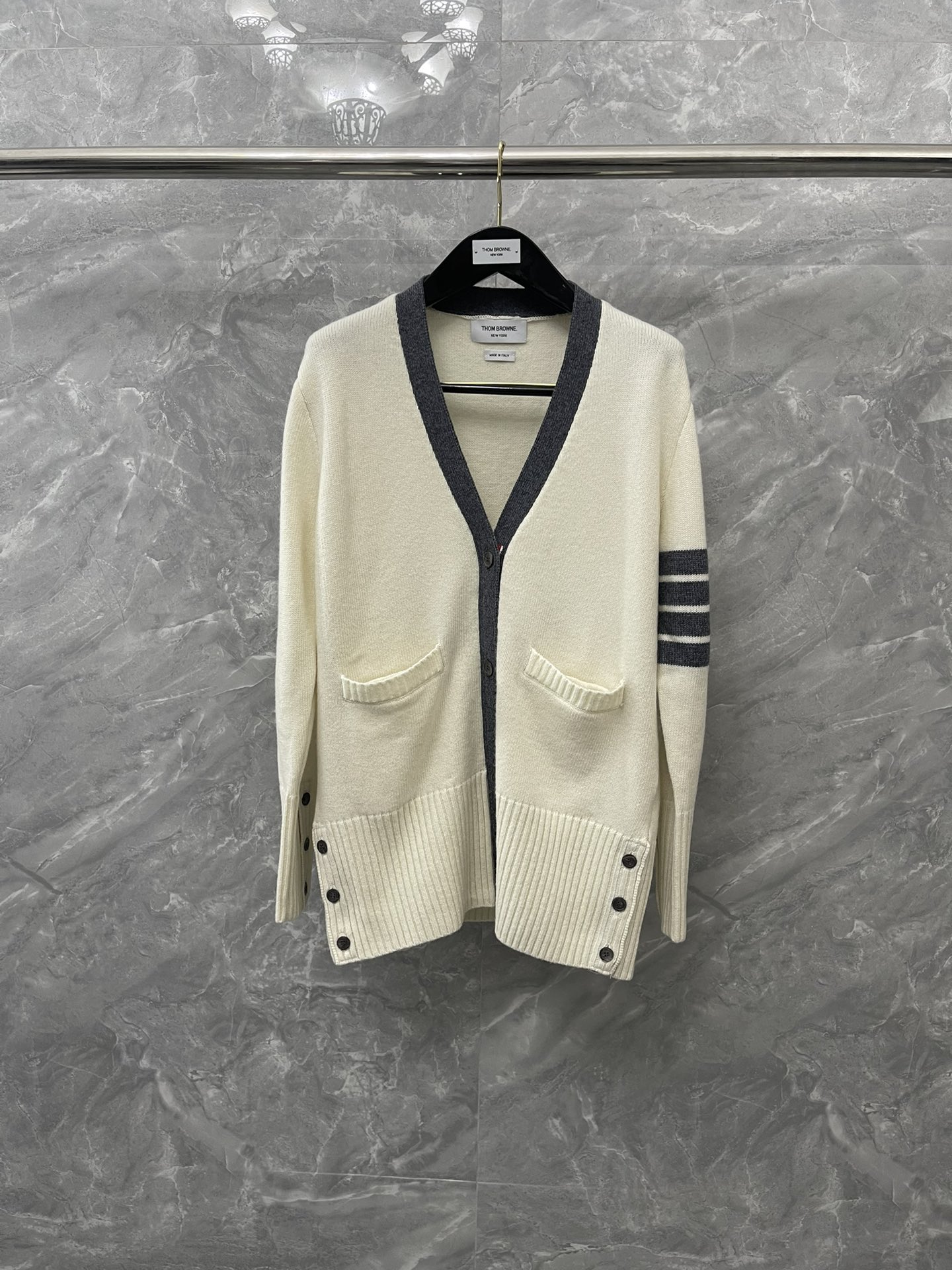 톰브라운 Thom Browne 가디건