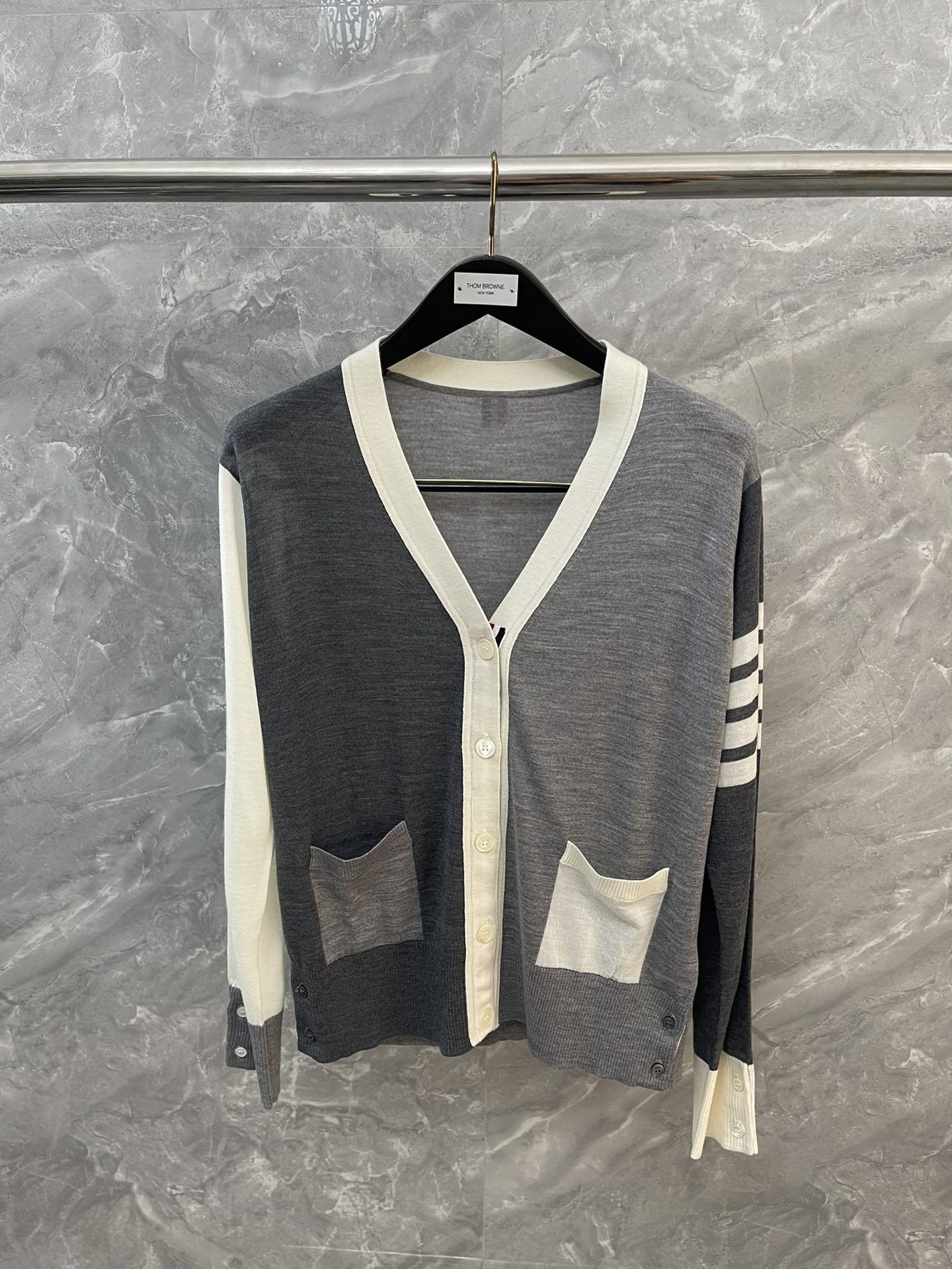 톰브라운 Thom Browne 가디건