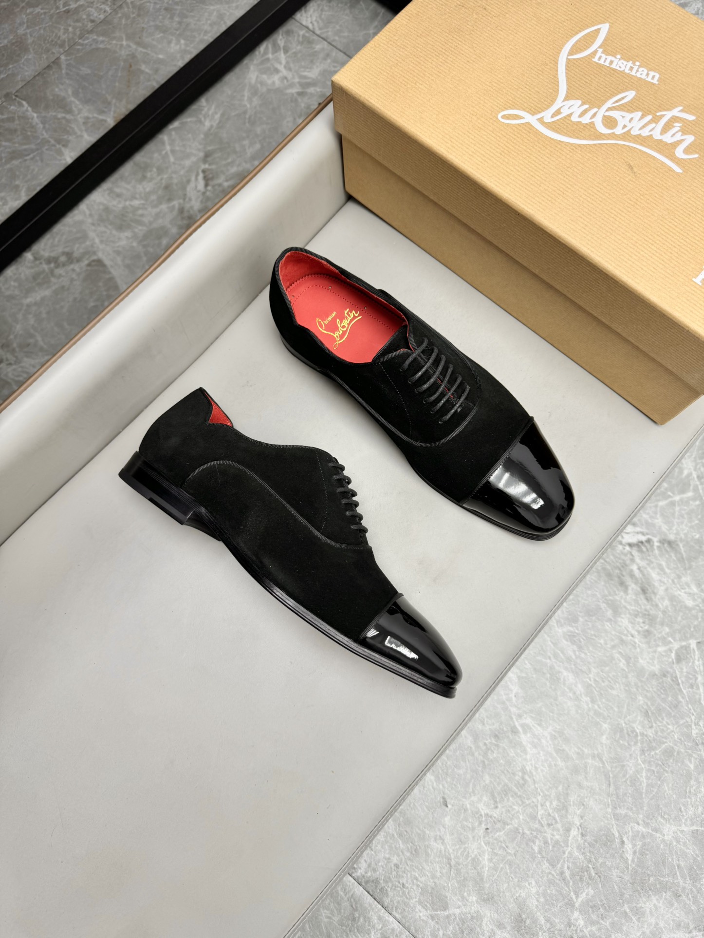 Christian Louboutin Loubi Flip 구두